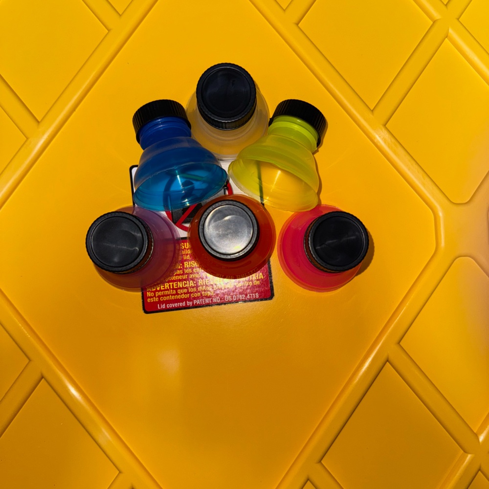 Can bottle top covers ￼